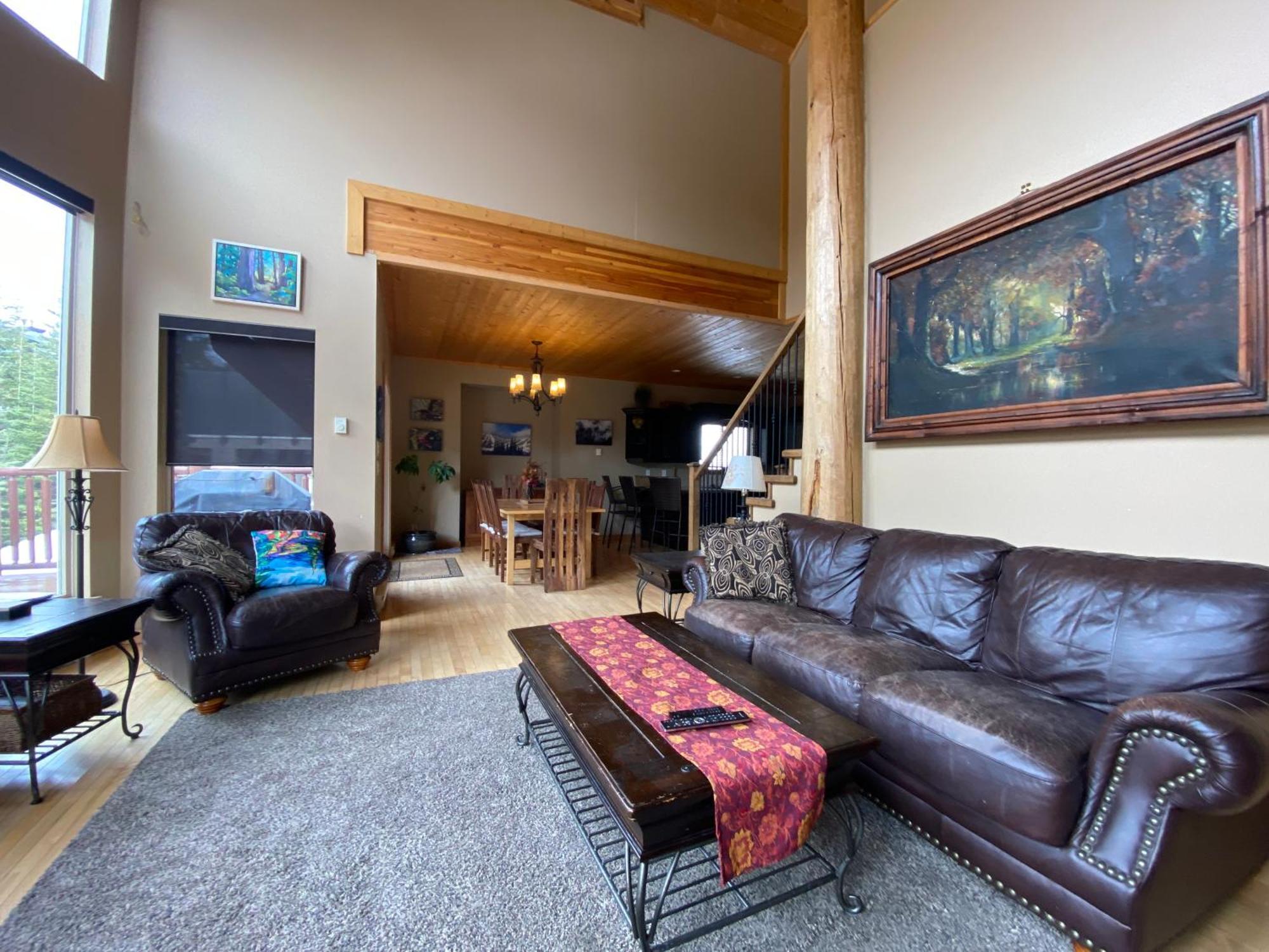 Morrisey Chalet At Sun Peaks Bagian luar foto
