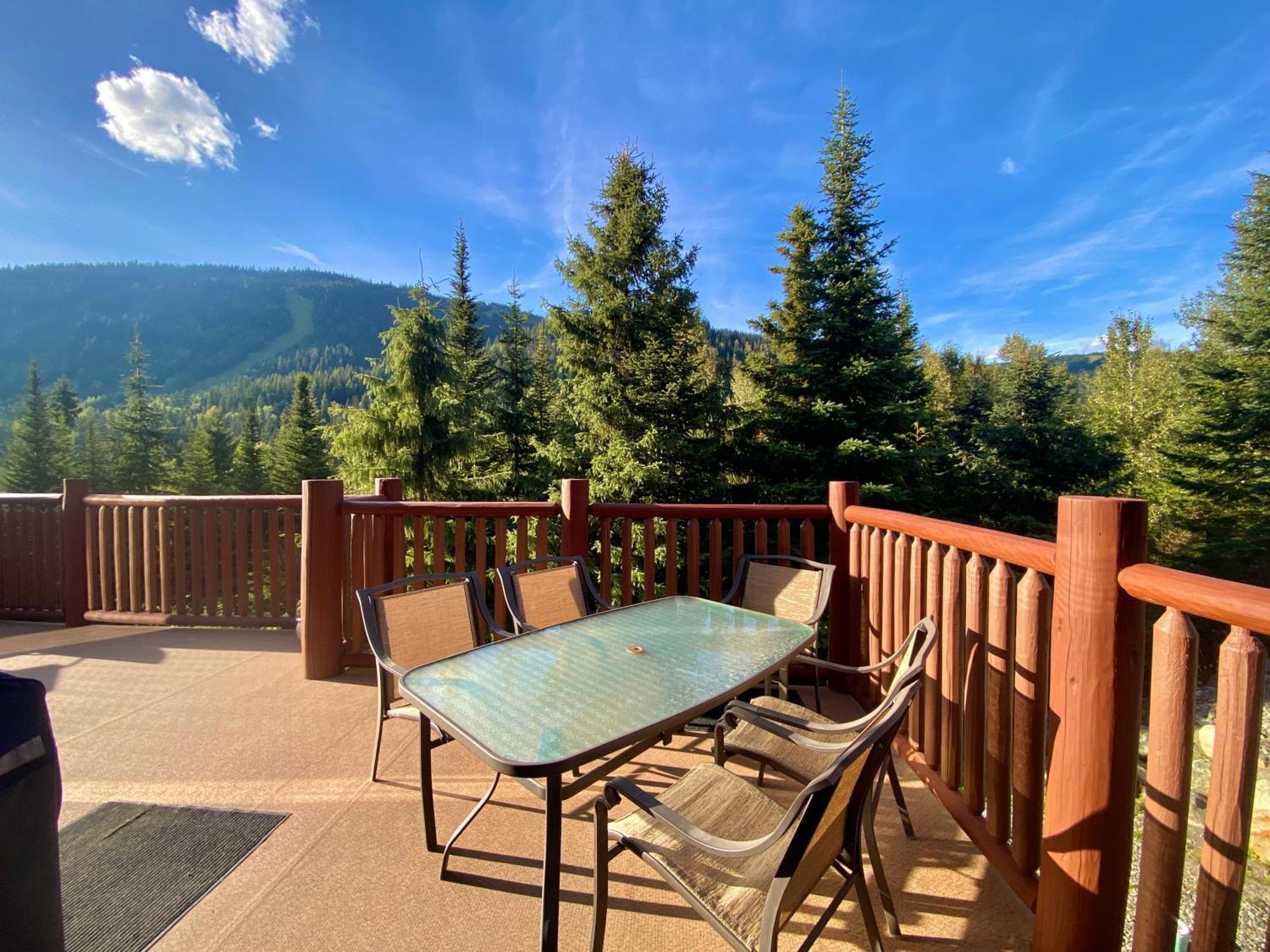Morrisey Chalet At Sun Peaks Bagian luar foto