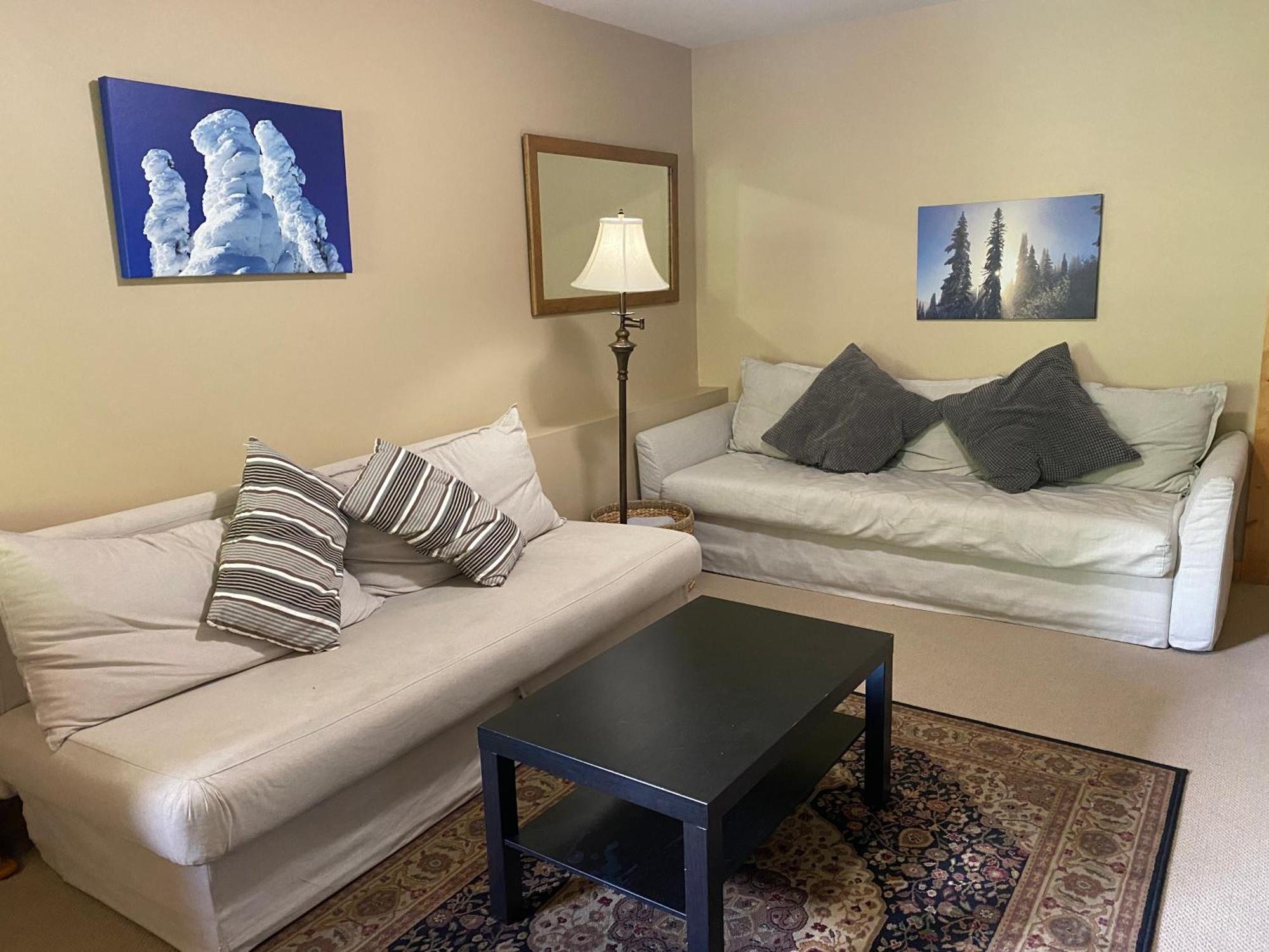 Morrisey Chalet At Sun Peaks Bagian luar foto