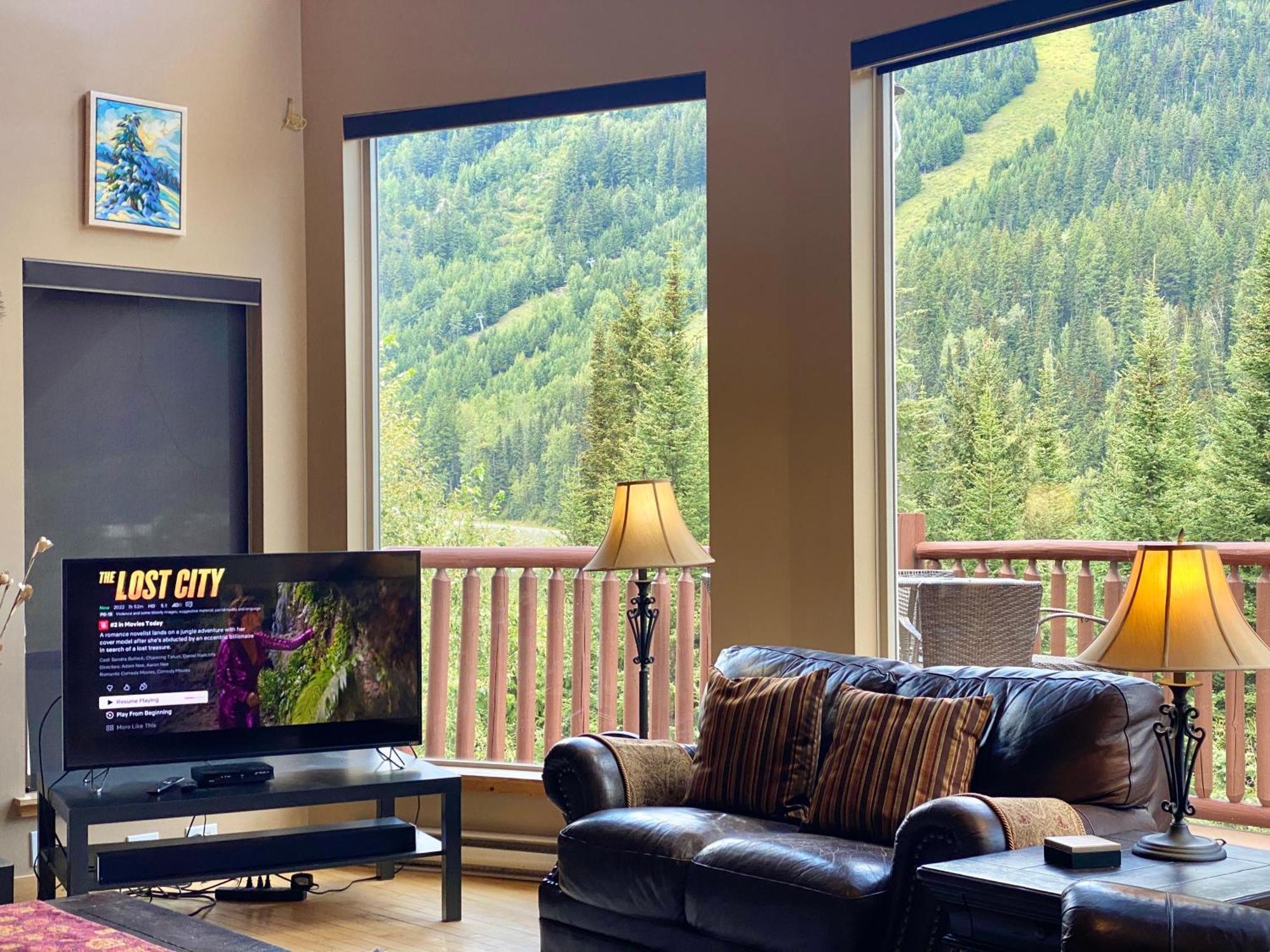 Morrisey Chalet At Sun Peaks Bagian luar foto