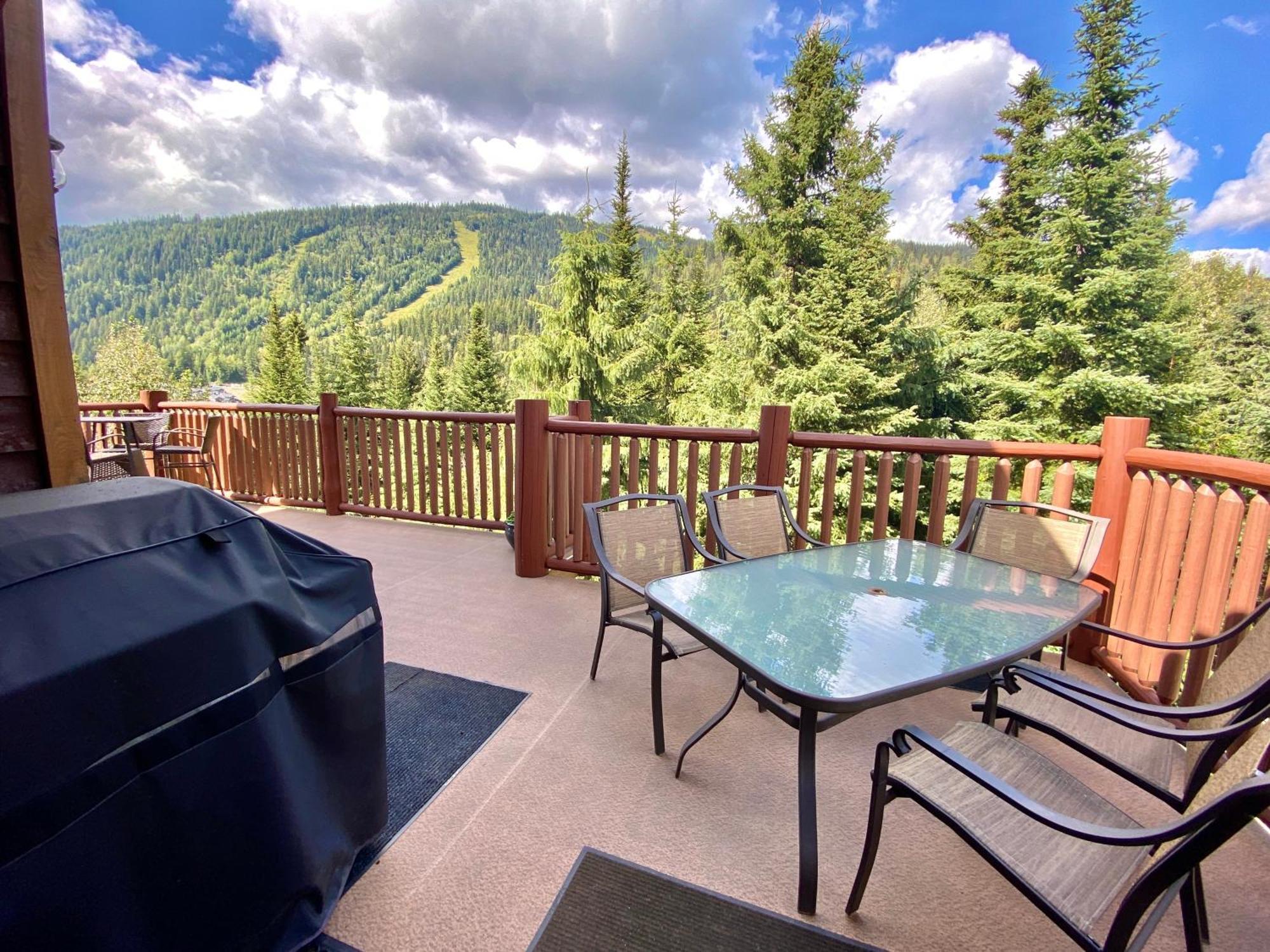 Morrisey Chalet At Sun Peaks Bagian luar foto